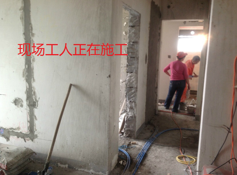 工人現(xiàn)場(chǎng)施工
