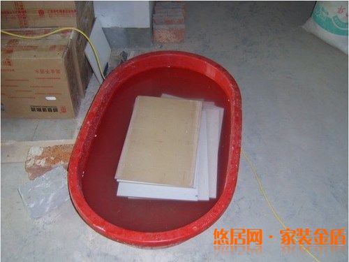 給瓷磚泡水需要泡多久？