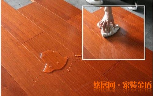 地板泡水了有什么急救方法？